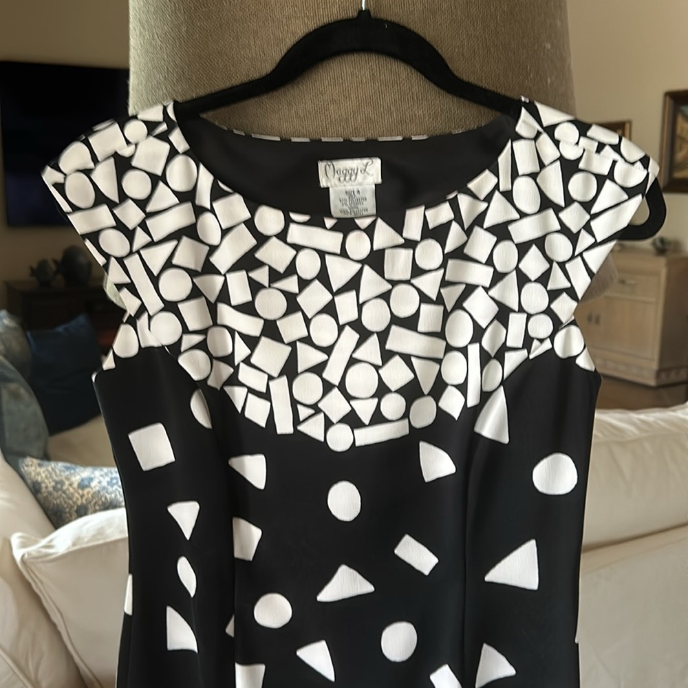 Dress - Picture 2 of 5